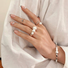 Load image into Gallery viewer, POMPOM FOUR PEARL BANGLE