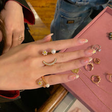 Load image into Gallery viewer, RICCO2 FLOWER PEARL KNUCKLE/PINKY RING