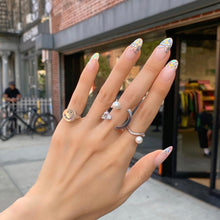 Load image into Gallery viewer, HEART PEARL SMILE PLAIN RING