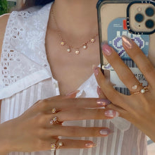 Load image into Gallery viewer, EVELINA MULTI-FLOWER LINK CHAIN NECKLACE