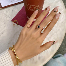 Load image into Gallery viewer, CAMBELL OVAL PAVED BAR RING