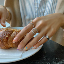 Load image into Gallery viewer, 'U' Paved line Ring