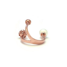 Load image into Gallery viewer, EVELYN 3 FLOWER PEARL STONE OPEN RING