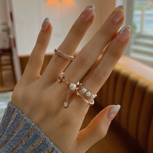 Load image into Gallery viewer, ANNABELLE PEARL STONE CHAIN RING