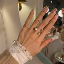 Load image into Gallery viewer, EVELYN 3 FLOWER PEARL STONE OPEN RING