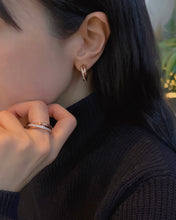 Load image into Gallery viewer, LE LIEN TRIO LINKED PAVE EARRING