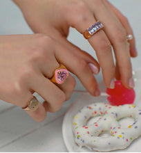 Load image into Gallery viewer, PEPE 2 HEART STONE ENAMEL RING