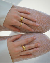 Load image into Gallery viewer, INGRID 2 CURVED RING