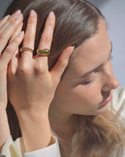 Load image into Gallery viewer, INGRID BOLD CURVED RING