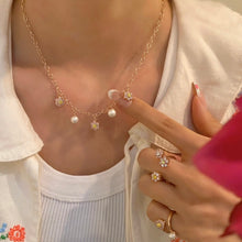 Load image into Gallery viewer, EVELINA MULTI-FLOWER LINK CHAIN NECKLACE