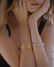 Load image into Gallery viewer, INGRID 2 CURVE PEARL OPEN BANGLE