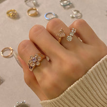 Load image into Gallery viewer, MANON HEART RHINESTONE RING