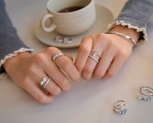 Load image into Gallery viewer, PETAL 1 DUO STONE PAVE RING