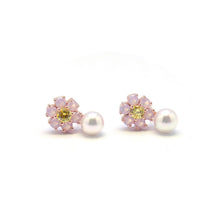 Load image into Gallery viewer, EVELYN FLOWER PEARL STUD EARRING
