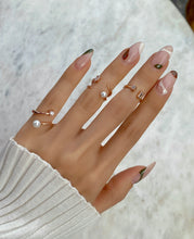 Load image into Gallery viewer, ETOILE2 OVAL DBL KNUCKLE RING