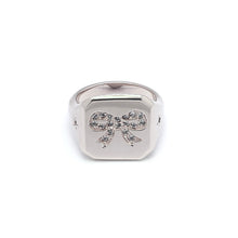 Load image into Gallery viewer, TUTU BOW STAR SIGNET PINKY RING