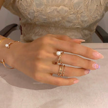 Load image into Gallery viewer, TRIO TWIST STONE SETTING RING