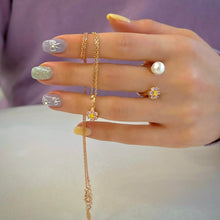 Load image into Gallery viewer, EVELYN FLOWER CHAIN NECKLACE