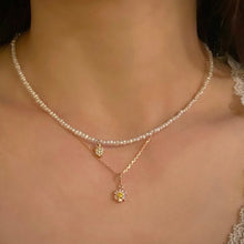 Load image into Gallery viewer, EVELYN FLOWER CHAIN NECKLACE