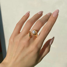 Load image into Gallery viewer, LE LYS PEARL RING