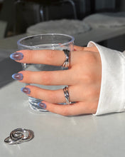Load image into Gallery viewer, LE LIEN 2 TRIO LINKED PLAIN RING