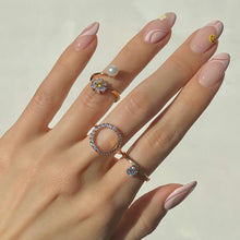 Load image into Gallery viewer, RICCO2 FLOWER PEARL KNUCKLE/PINKY RING