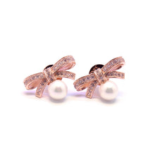 Load image into Gallery viewer, ODETTE PAVE BOW PEARL EARRING