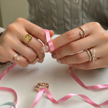 Load image into Gallery viewer, COMET STAR RHINESTONE RING