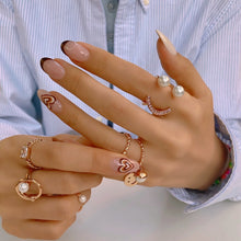 Load image into Gallery viewer, OO PEARL SMILE PAVED RING