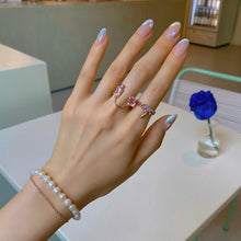 Load image into Gallery viewer, BELLE SQ HEART CHAIN RING