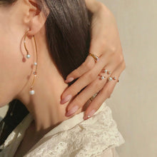 Load image into Gallery viewer, DREW ARCH PEARL STONE EARRING