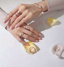 Load image into Gallery viewer, SEREIN 3 SQ STONE PEARL RING