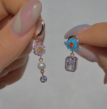 Load image into Gallery viewer, RICCO2 FLOWER PEARL DANGLE EARRING