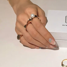 Load image into Gallery viewer, YVETTE TWISTED PEARL/PLAIN DBL FINGER RING