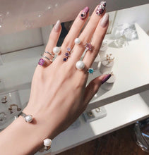 Load image into Gallery viewer, POMPOM DUO PEARL OPEN BANGLE