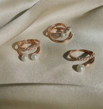 Load image into Gallery viewer, VERA DUO PEARL PAVED RING