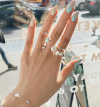 Load image into Gallery viewer, NOVA 1 RAINDROP OPEN RING