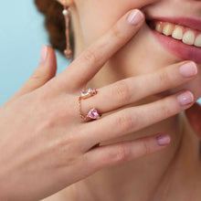 Load image into Gallery viewer, BELLE SQ HEART CHAIN RING