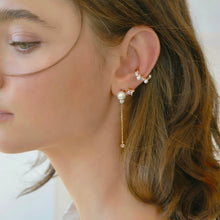 Load image into Gallery viewer, AVITA SQ PEARL CHAIN EARRING