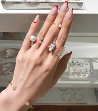 Load image into Gallery viewer, ISA RECTANGLE SKINNY BANGLE