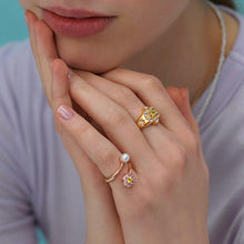 Load image into Gallery viewer, RICCO2 FLOWER PEARL KNUCKLE/PINKY RING
