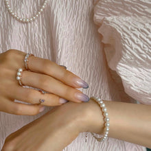 Load image into Gallery viewer, ROWEN FRESHWATER PEARL BRACELET