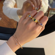 Load image into Gallery viewer, EDGAR OVAL STONE PLEAT RING