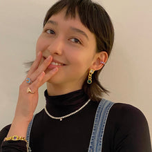 Load image into Gallery viewer, PEPE STONE CHAIN EARRING