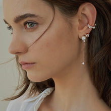 Load image into Gallery viewer, AVITA SQ PEARL CHAIN EARRING