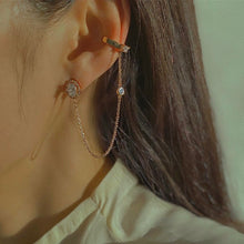 Load image into Gallery viewer, CAMBELL 2 PAVED OVAL EARRING W/ EAR CUFF