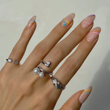 Load image into Gallery viewer, DAPHNE CROISSANT PAVED RING