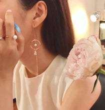 Load image into Gallery viewer, BECCA CIRCLE CHAIN RAINDROP EARRING