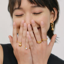 Load image into Gallery viewer, ESME PAVED CHAIN LINK RING