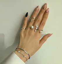 Load image into Gallery viewer, FOUR PEARL OPEN RING